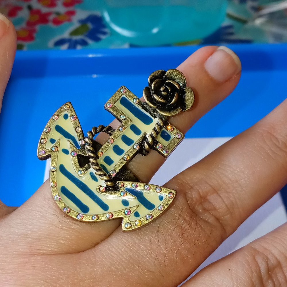 betsey johnson ring - Picture 4 of 4